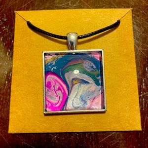 Acrylic pour necklace